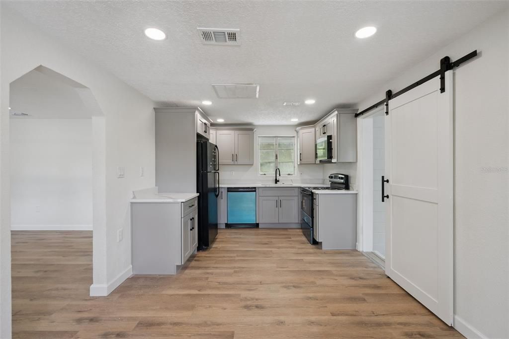 For Sale: $315,000 (3 beds, 1 baths, 1488 Square Feet)