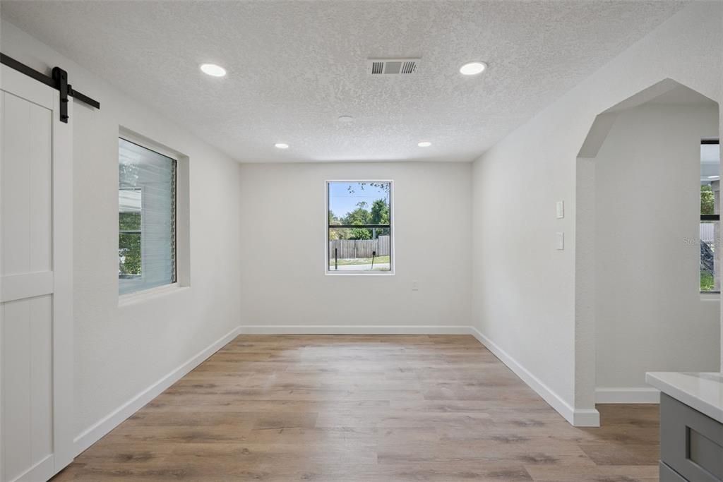For Sale: $315,000 (3 beds, 1 baths, 1488 Square Feet)