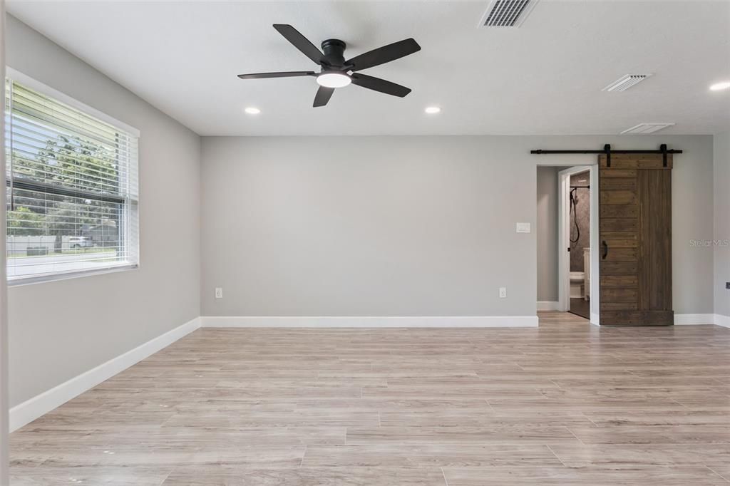 En Venta: $369,900 (3 camas, 2 baños, 1328 Pies cuadrados)