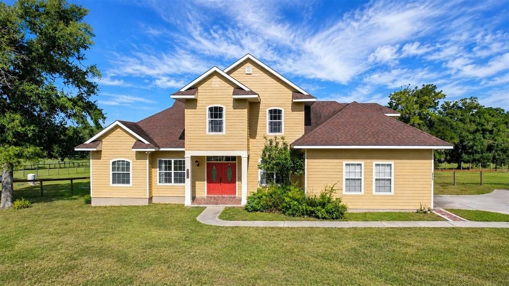 For Sale: $969,000 (3 beds, 2 baths, 2834 Square Feet)