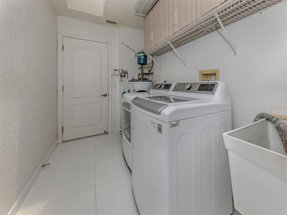 На продажу: $399,500 (3 спален, 2 ванн, 2044 Квадратных фут)