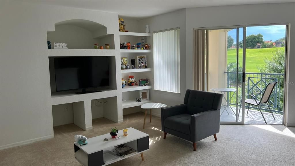 For Sale: $194,500 (2 beds, 2 baths, 1133 Square Feet)