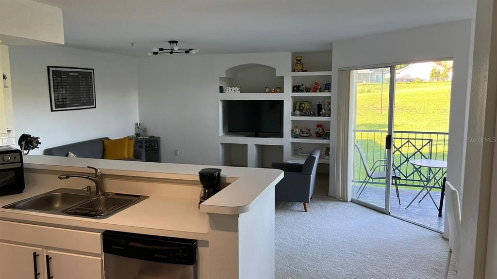 For Sale: $194,500 (2 beds, 2 baths, 1133 Square Feet)