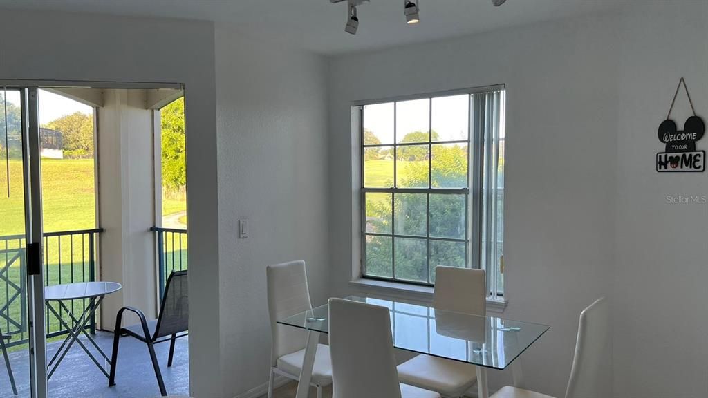 For Sale: $194,500 (2 beds, 2 baths, 1133 Square Feet)