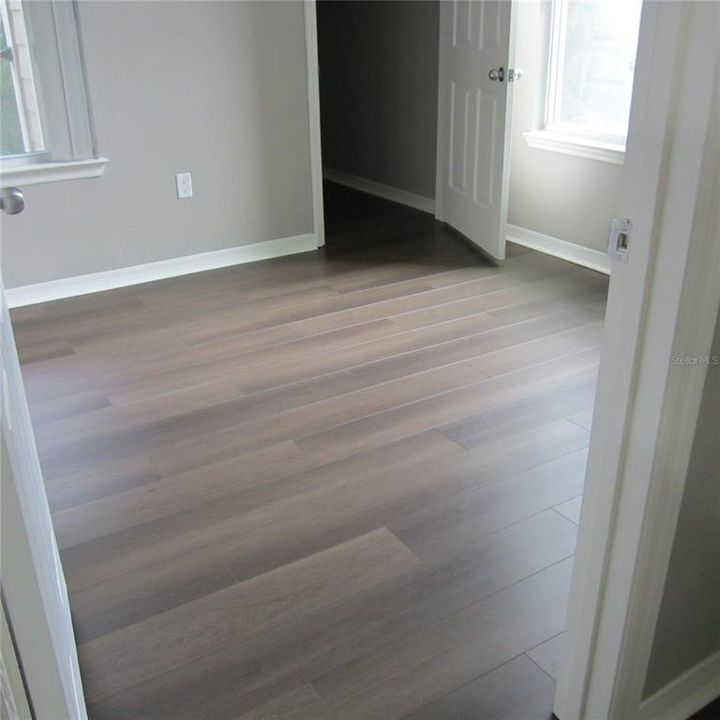 For Sale: $215,990 (3 beds, 2 baths, 1292 Square Feet)