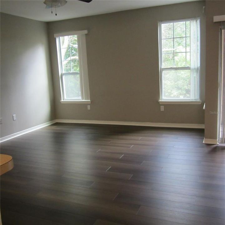 For Sale: $215,990 (3 beds, 2 baths, 1292 Square Feet)