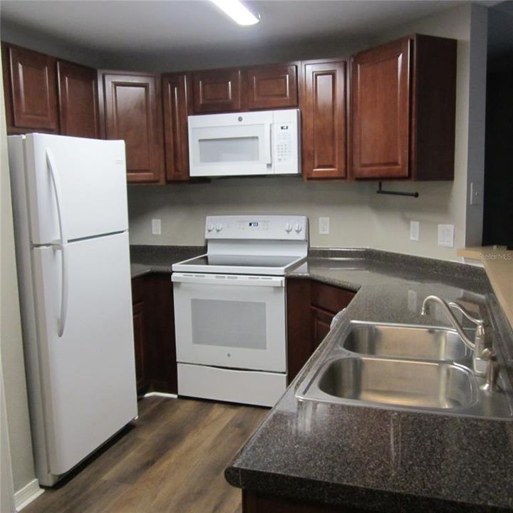 For Sale: $215,990 (3 beds, 2 baths, 1292 Square Feet)