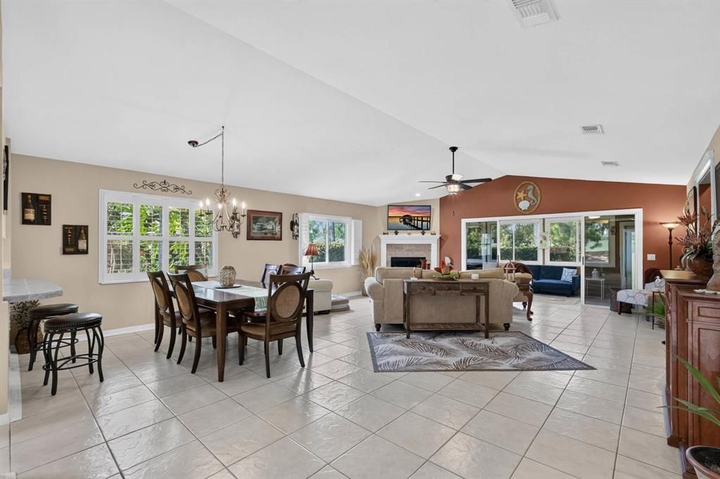 For Sale: $374,900 (2 beds, 2 baths, 2157 Square Feet)