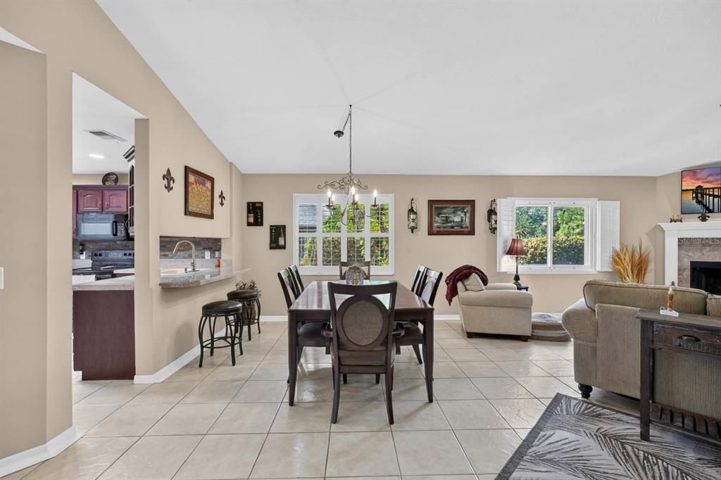 For Sale: $374,900 (2 beds, 2 baths, 2157 Square Feet)