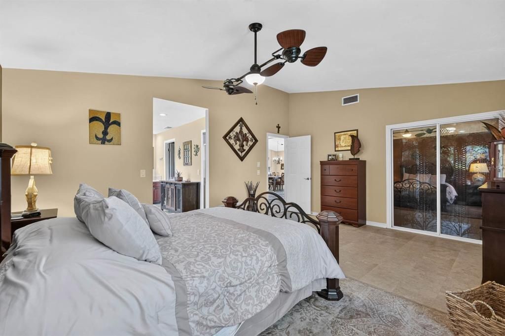 For Sale: $374,900 (2 beds, 2 baths, 2157 Square Feet)
