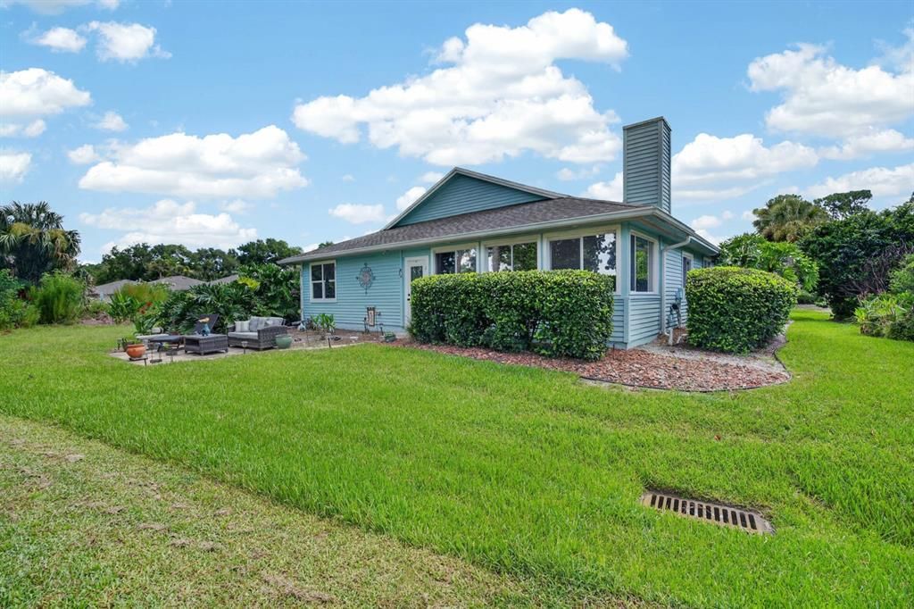 For Sale: $374,900 (2 beds, 2 baths, 2157 Square Feet)