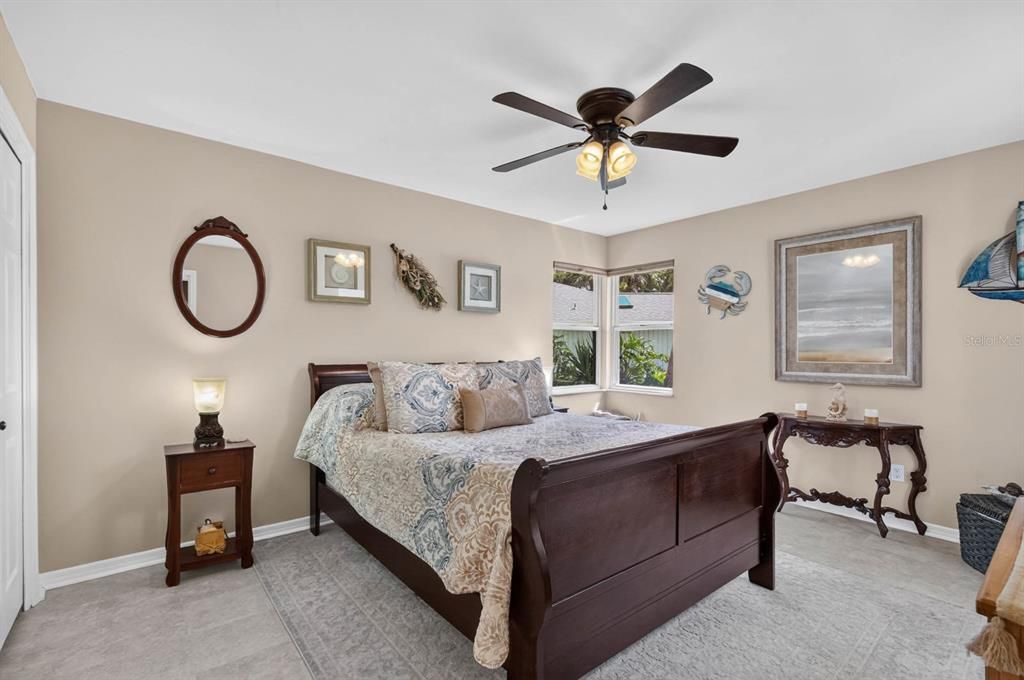 For Sale: $374,900 (2 beds, 2 baths, 2157 Square Feet)
