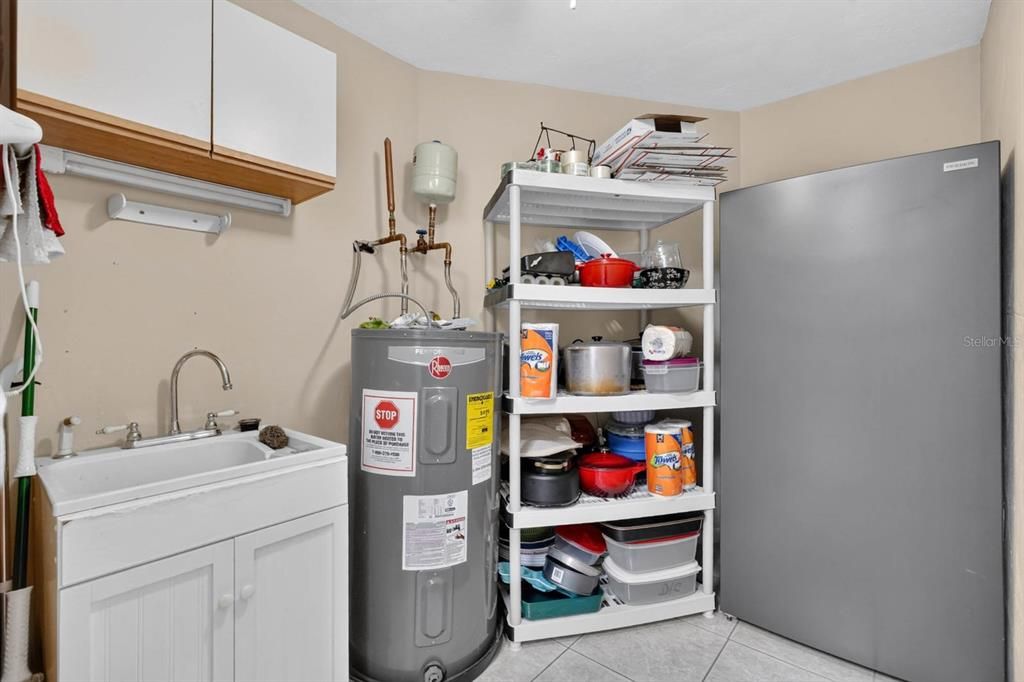 For Sale: $374,900 (2 beds, 2 baths, 2157 Square Feet)