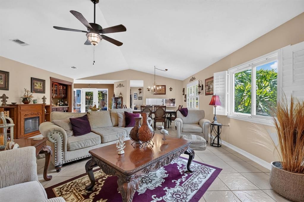 For Sale: $374,900 (2 beds, 2 baths, 2157 Square Feet)