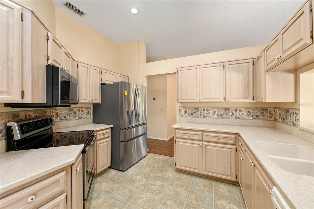 For Sale: $429,900 (3 beds, 2 baths, 2031 Square Feet)