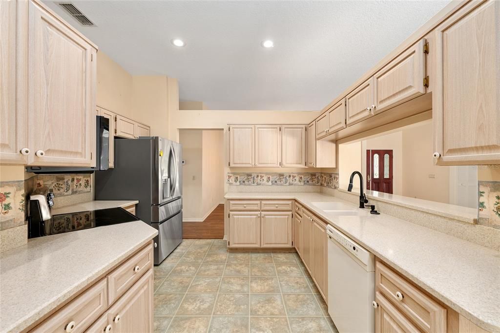 For Sale: $429,900 (3 beds, 2 baths, 2031 Square Feet)