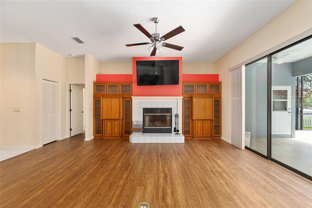 For Sale: $429,900 (3 beds, 2 baths, 2031 Square Feet)