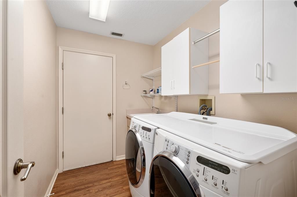 For Sale: $429,900 (3 beds, 2 baths, 2031 Square Feet)