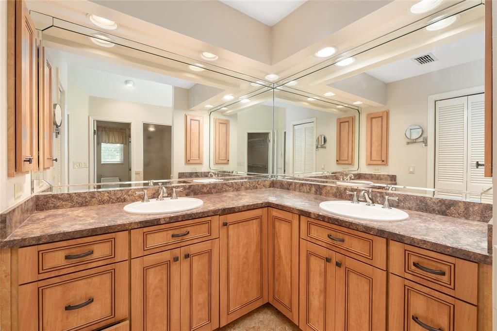 For Sale: $429,900 (3 beds, 2 baths, 2031 Square Feet)