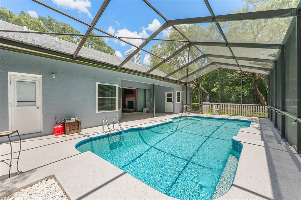 For Sale: $429,900 (3 beds, 2 baths, 2031 Square Feet)