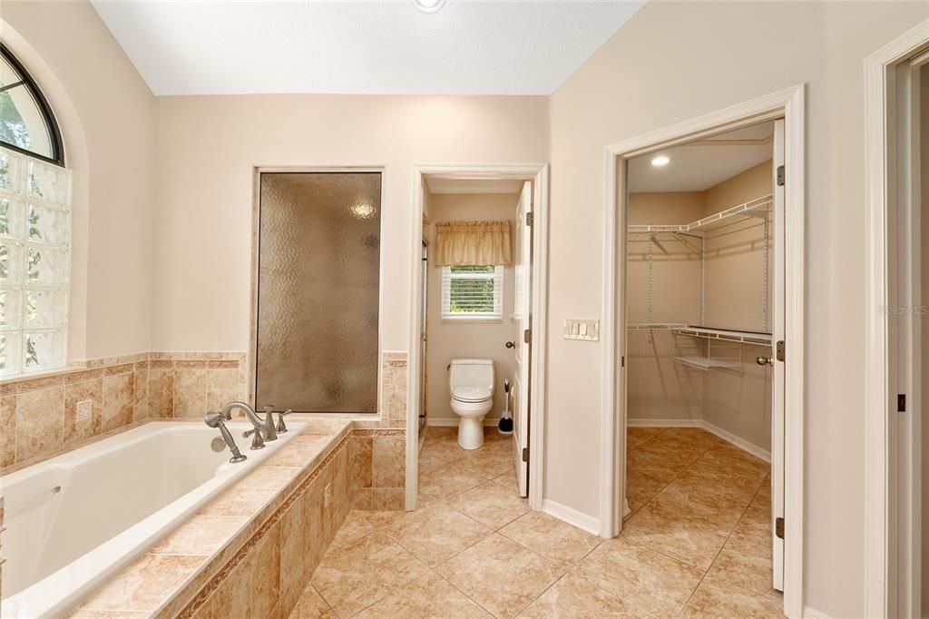 For Sale: $429,900 (3 beds, 2 baths, 2031 Square Feet)
