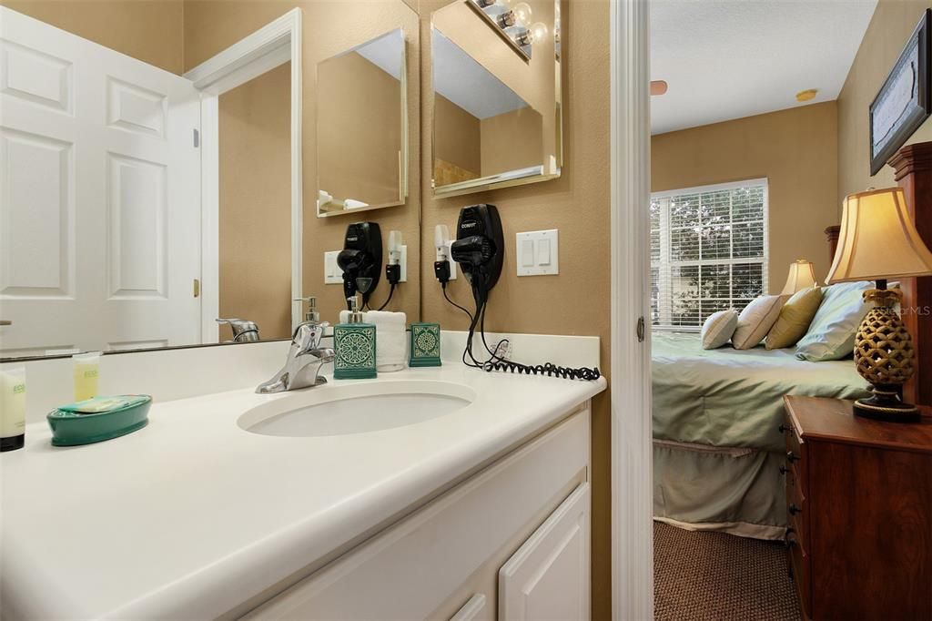Active With Contract: $220,000 (2 beds, 2 baths, 1015 Square Feet)