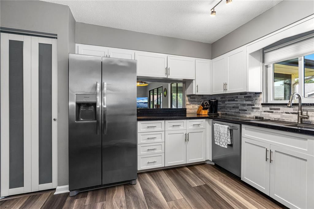 Active With Contract: $329,000 (3 beds, 2 baths, 1530 Square Feet)