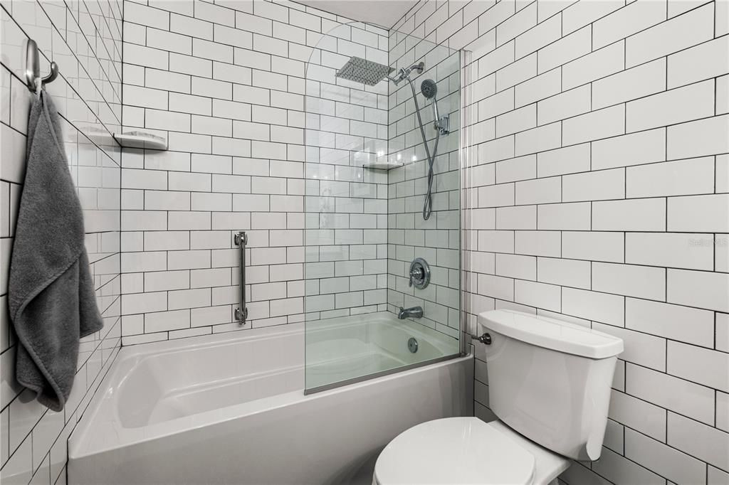 Active With Contract: $329,000 (3 beds, 2 baths, 1530 Square Feet)