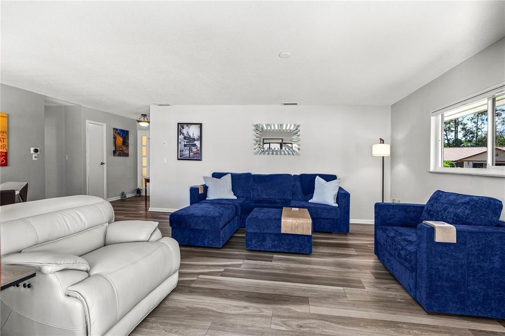Active With Contract: $329,000 (3 beds, 2 baths, 1530 Square Feet)