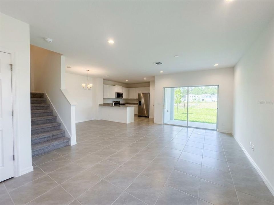 For Rent: $2,100 (4 beds, 3 baths, 1898 Square Feet)