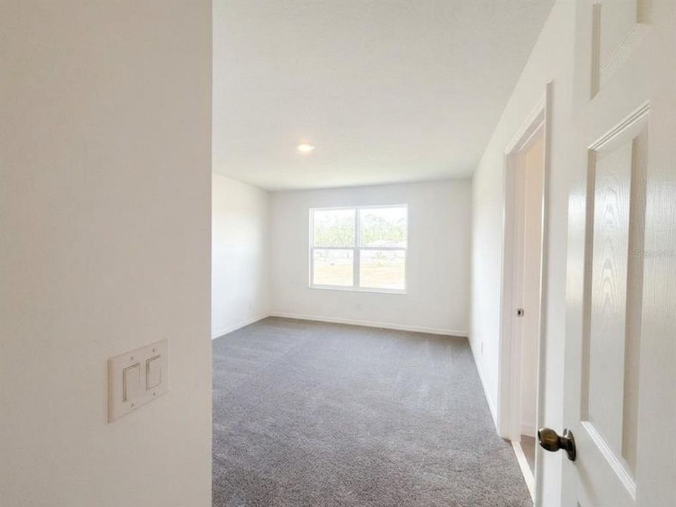 For Rent: $2,100 (4 beds, 3 baths, 1898 Square Feet)