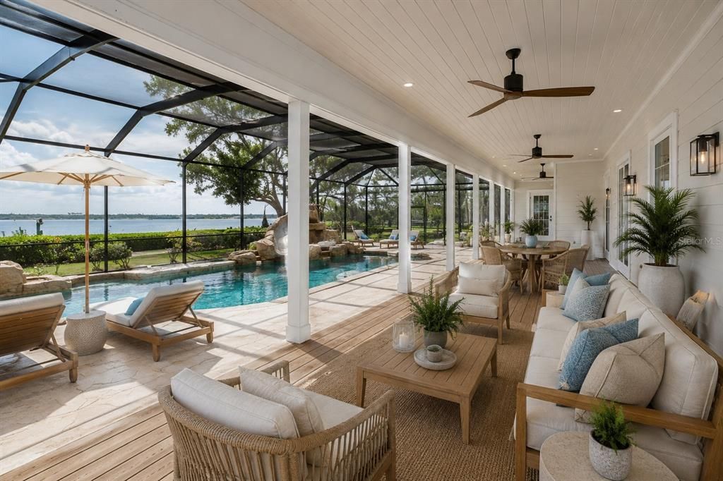 For Sale: $2,500,000 (6 beds, 5 baths, 6991 Square Feet)