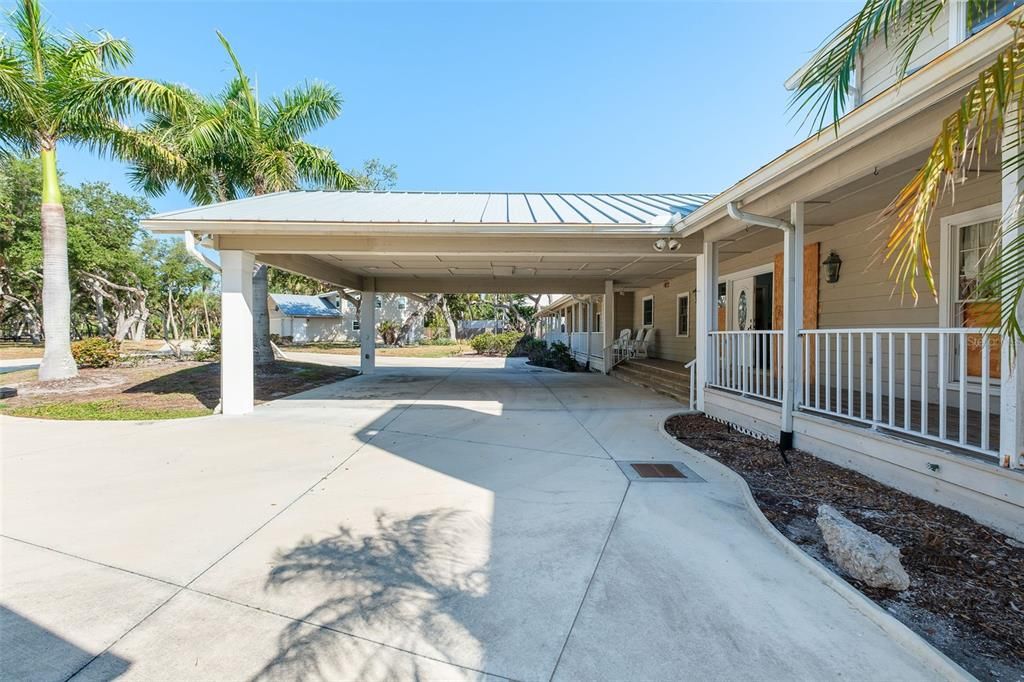 For Sale: $2,500,000 (6 beds, 5 baths, 6991 Square Feet)