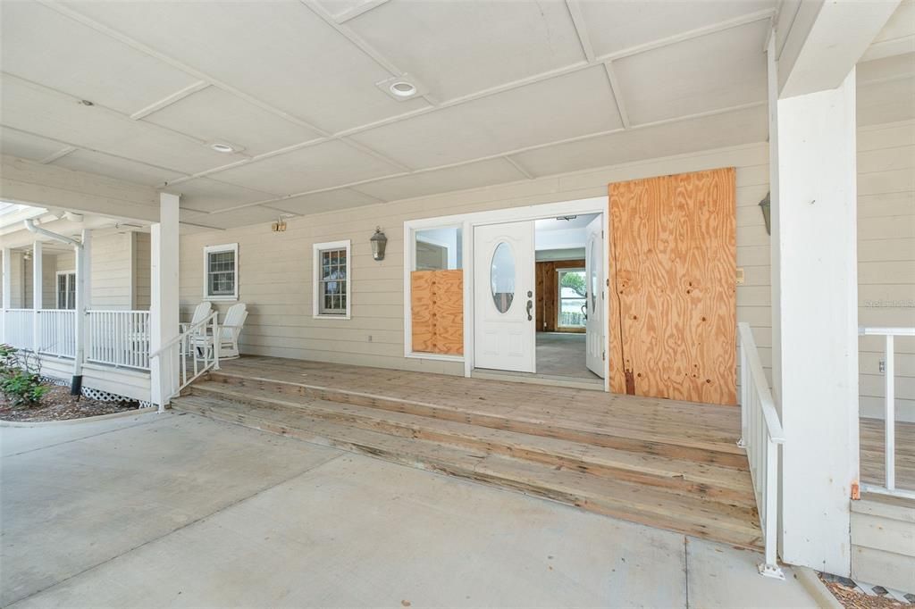 For Sale: $2,500,000 (6 beds, 5 baths, 6991 Square Feet)