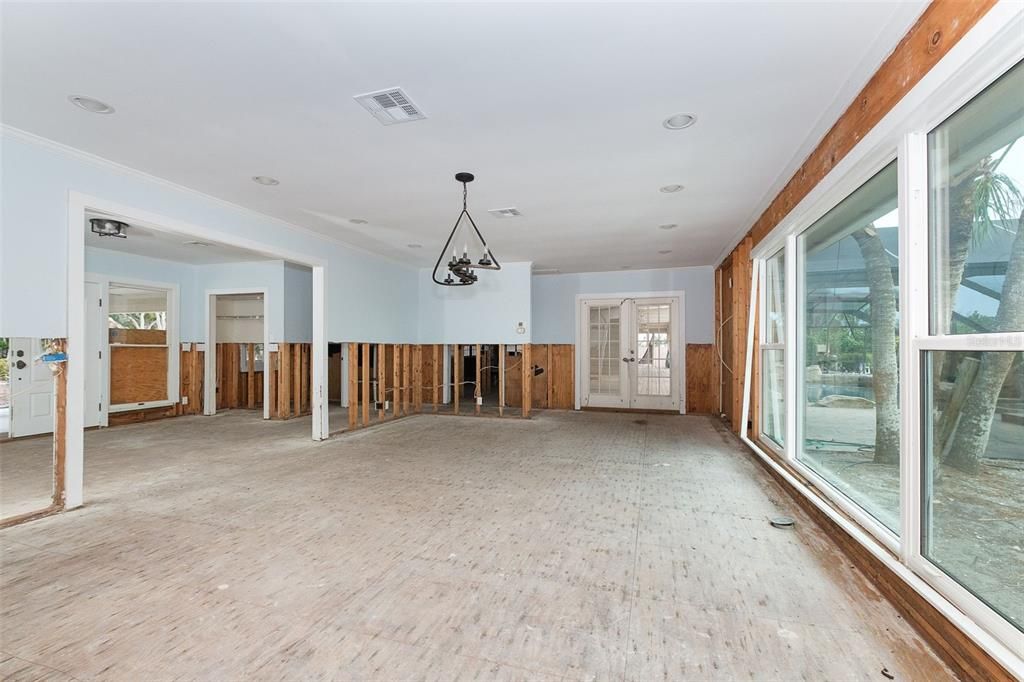For Sale: $2,500,000 (6 beds, 5 baths, 6991 Square Feet)