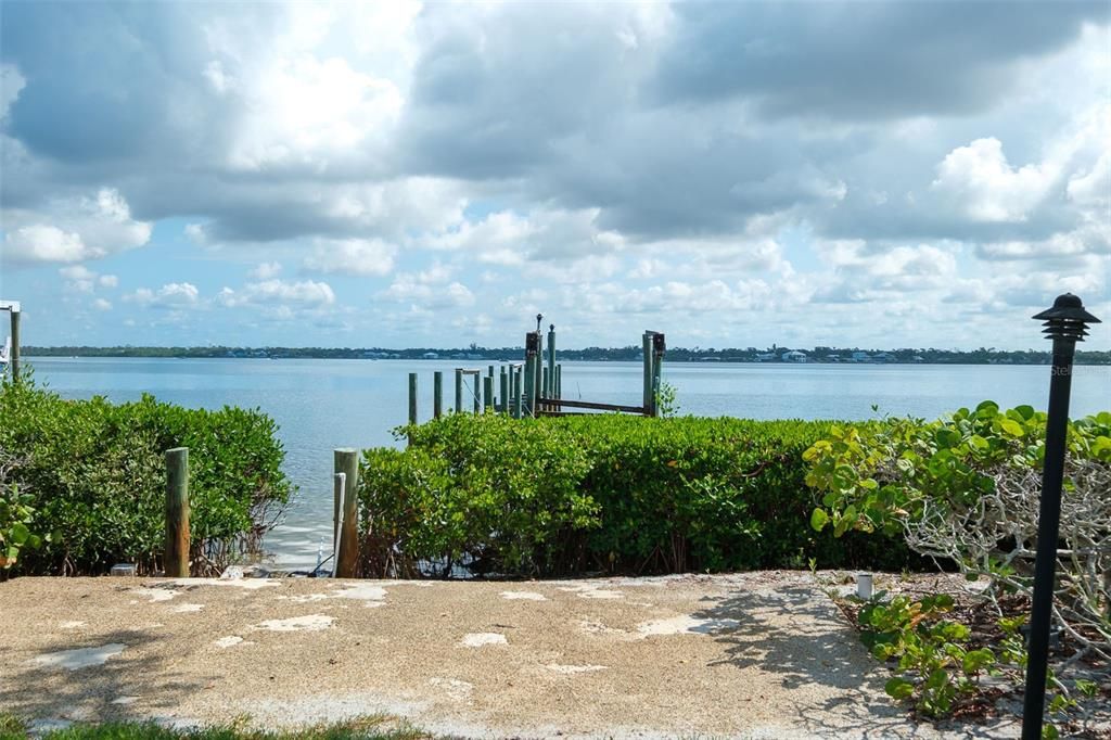 For Sale: $2,500,000 (6 beds, 5 baths, 6991 Square Feet)