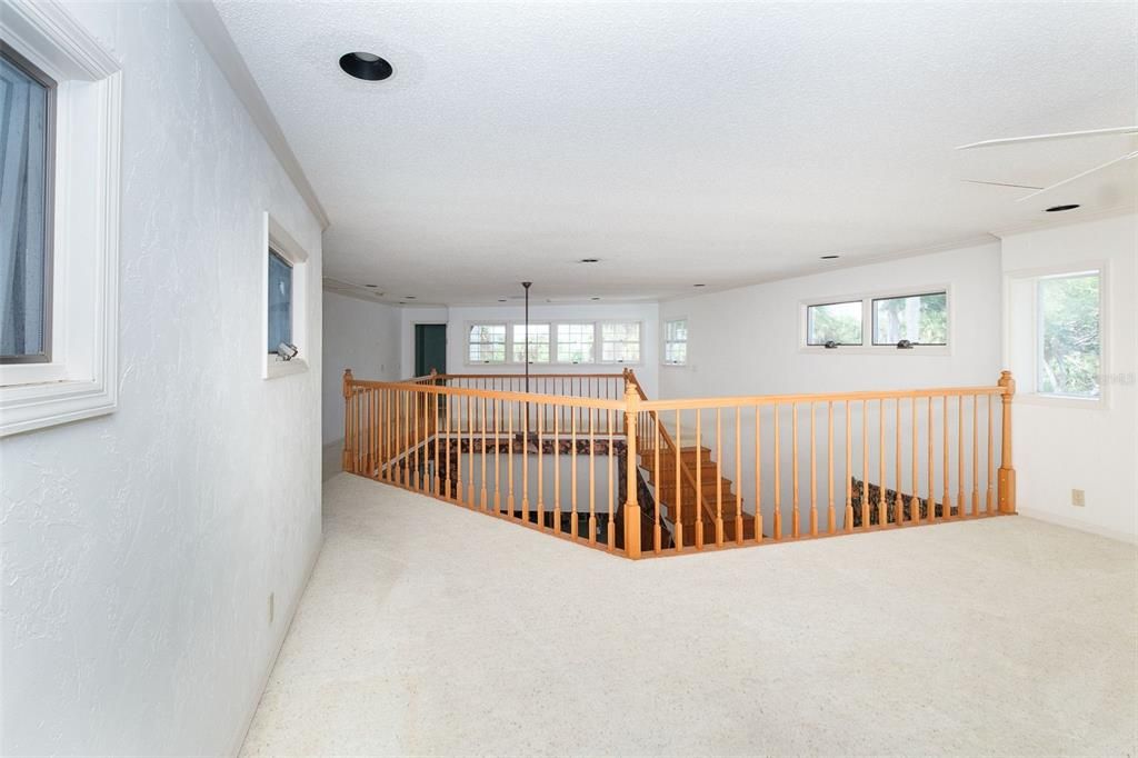 For Sale: $2,500,000 (6 beds, 5 baths, 6991 Square Feet)