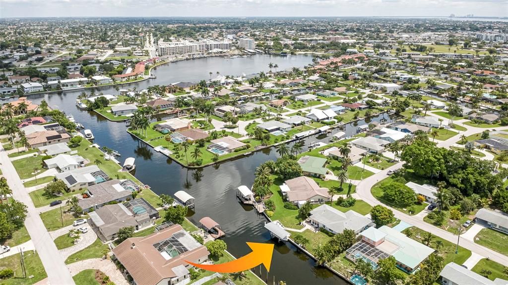 En Venta: $785,000 (4 camas, 3 baños, 1959 Pies cuadrados)