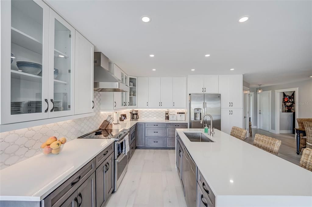 En Venta: $785,000 (4 camas, 3 baños, 1959 Pies cuadrados)