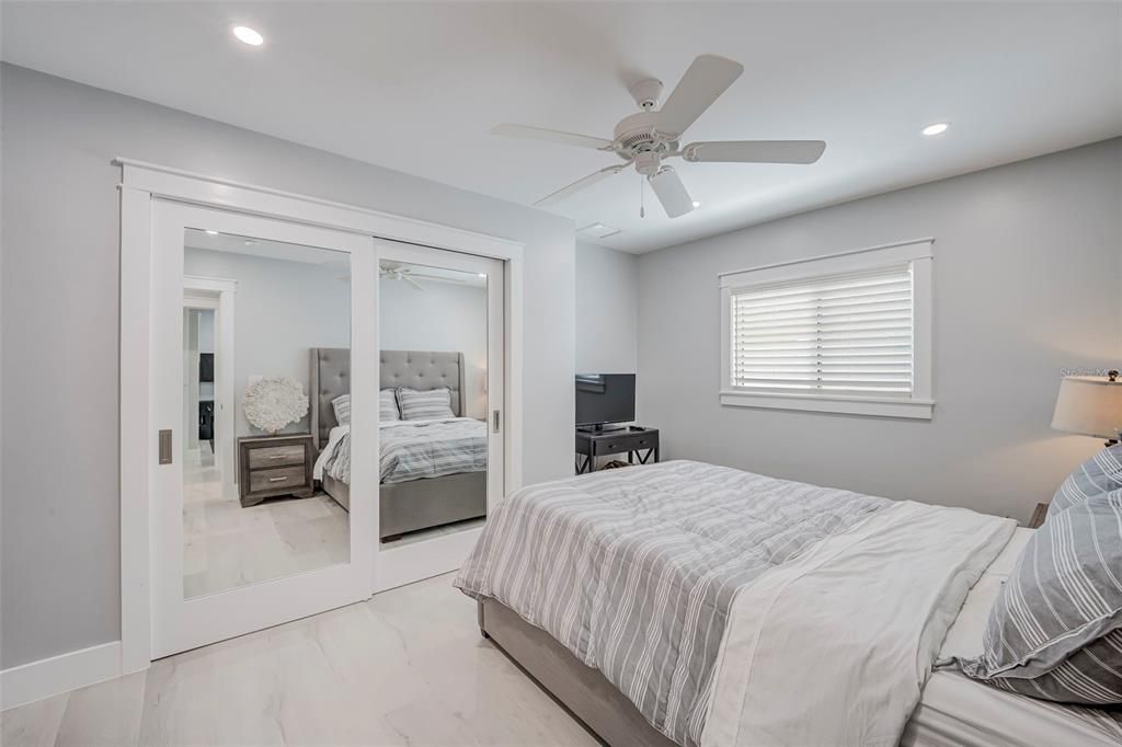 En Venta: $785,000 (4 camas, 3 baños, 1959 Pies cuadrados)