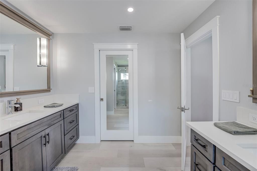 En Venta: $785,000 (4 camas, 3 baños, 1959 Pies cuadrados)