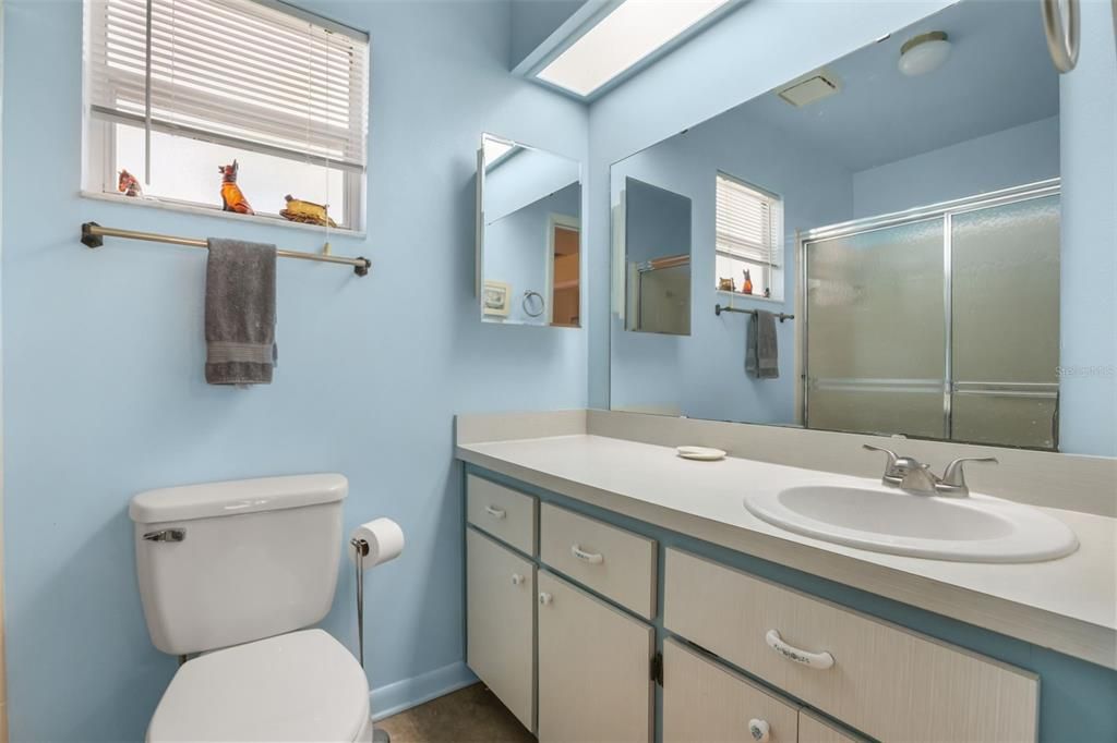 En Venta: $241,900 (3 camas, 2 baños, 1569 Pies cuadrados)