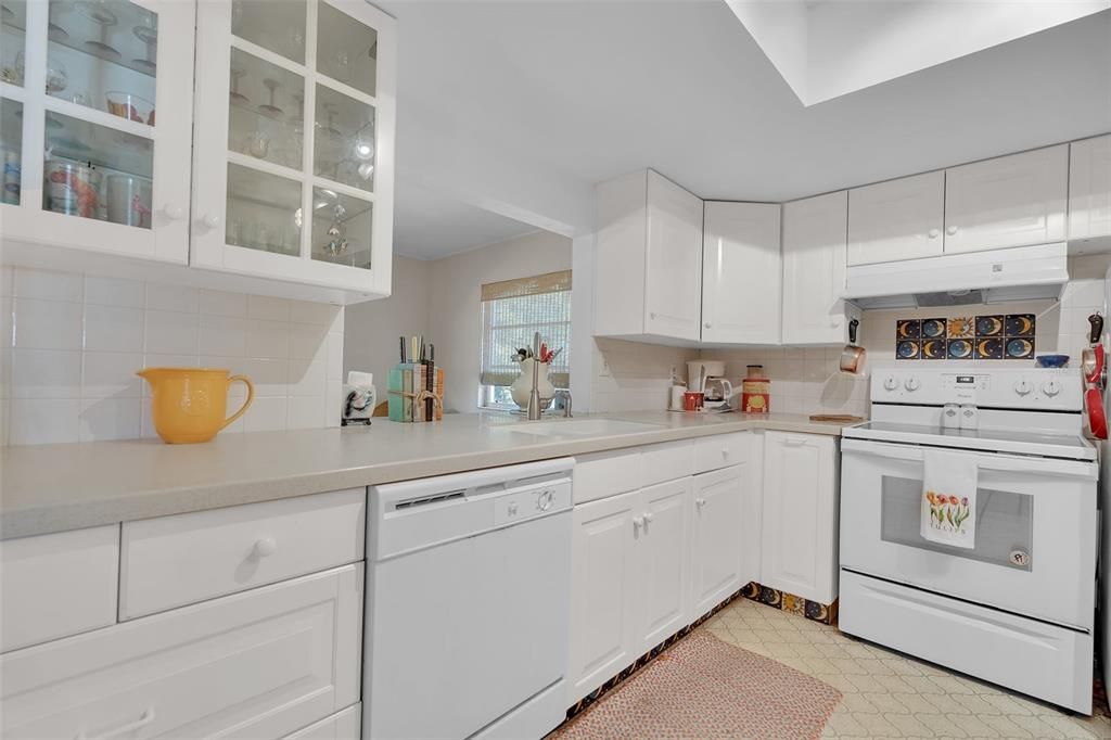 For Sale: $447,000 (3 beds, 2 baths, 1706 Square Feet)