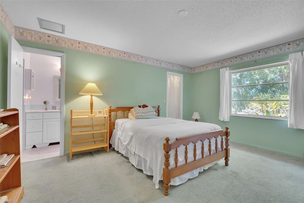 For Sale: $447,000 (3 beds, 2 baths, 1706 Square Feet)