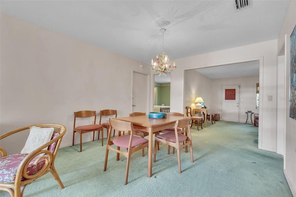 For Sale: $447,000 (3 beds, 2 baths, 1706 Square Feet)