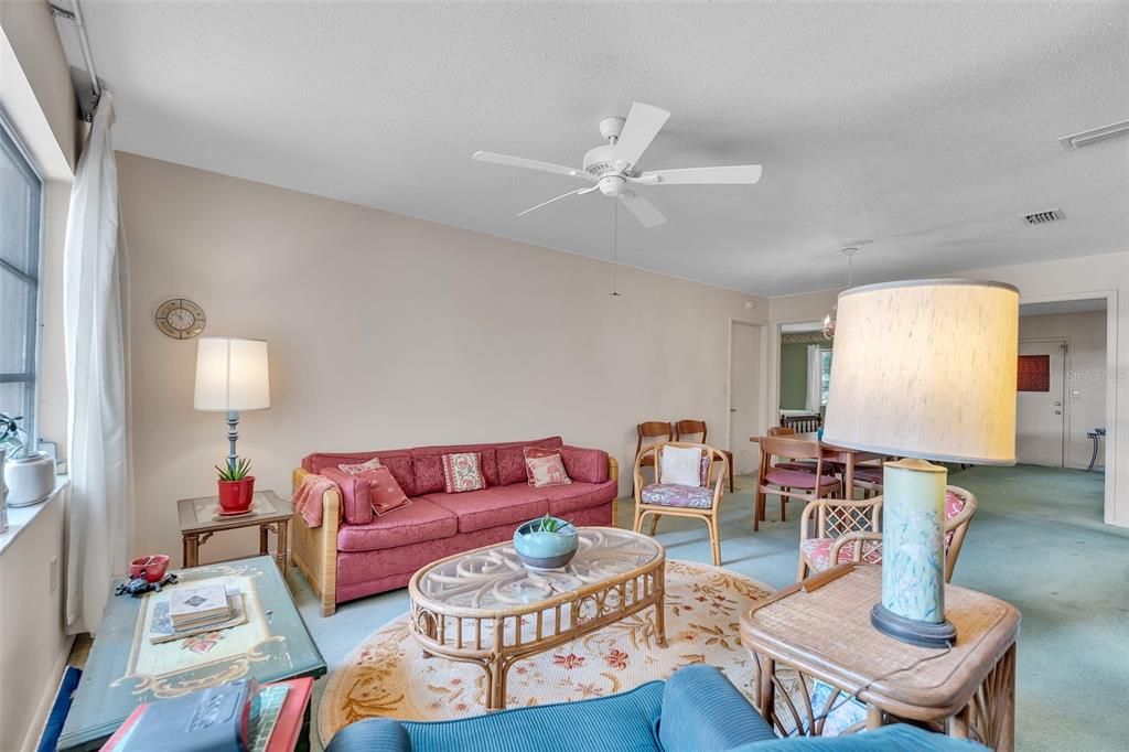For Sale: $447,000 (3 beds, 2 baths, 1706 Square Feet)