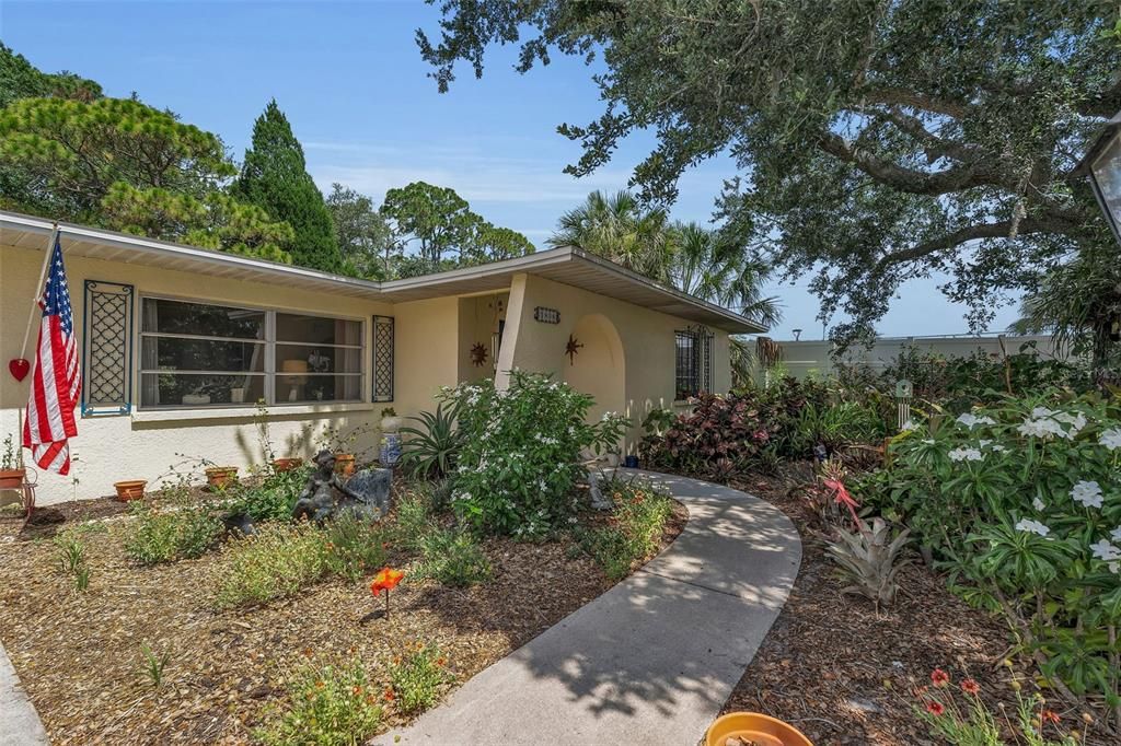 For Sale: $447,000 (3 beds, 2 baths, 1706 Square Feet)