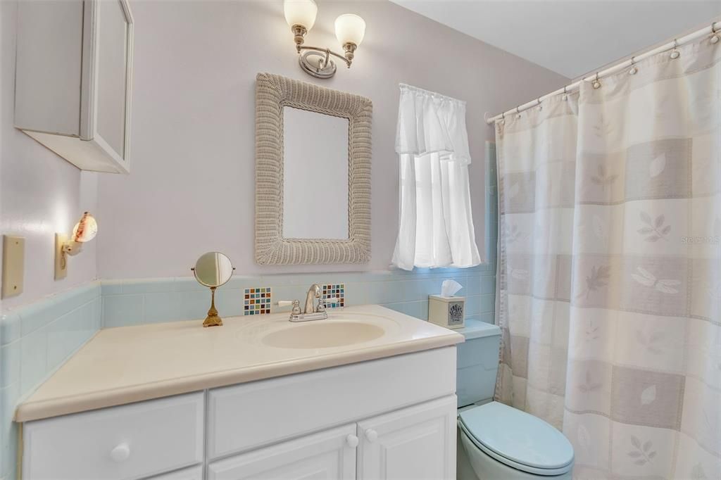 For Sale: $447,000 (3 beds, 2 baths, 1706 Square Feet)