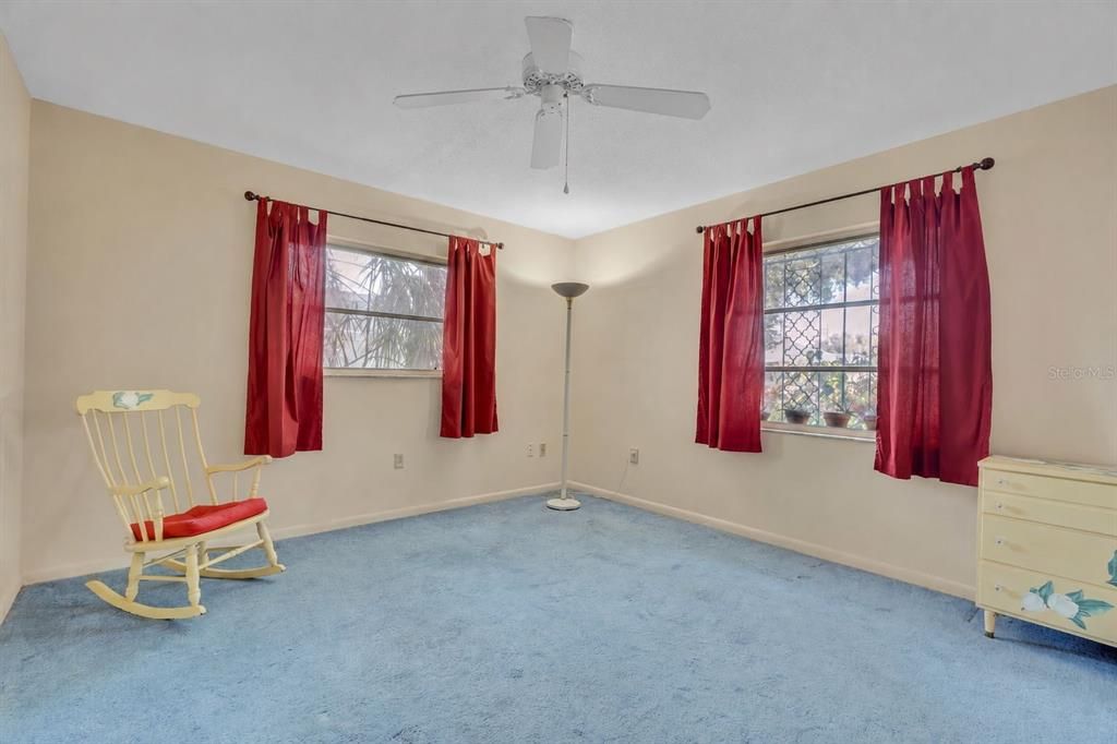For Sale: $447,000 (3 beds, 2 baths, 1706 Square Feet)