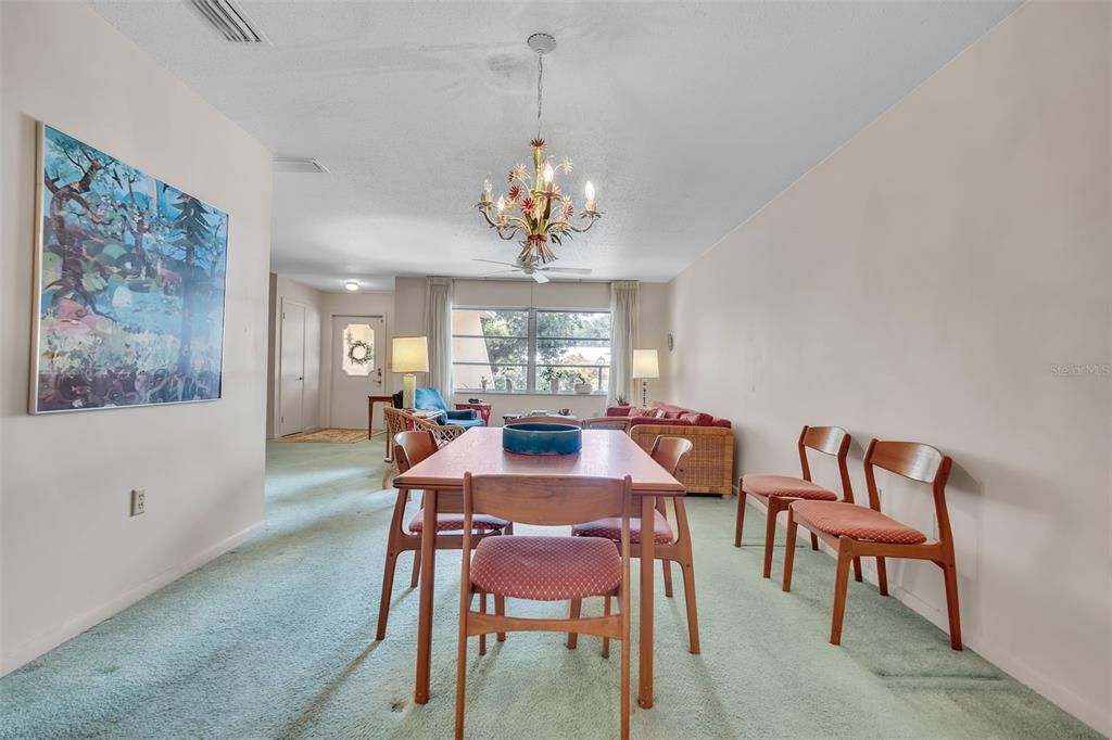 For Sale: $447,000 (3 beds, 2 baths, 1706 Square Feet)